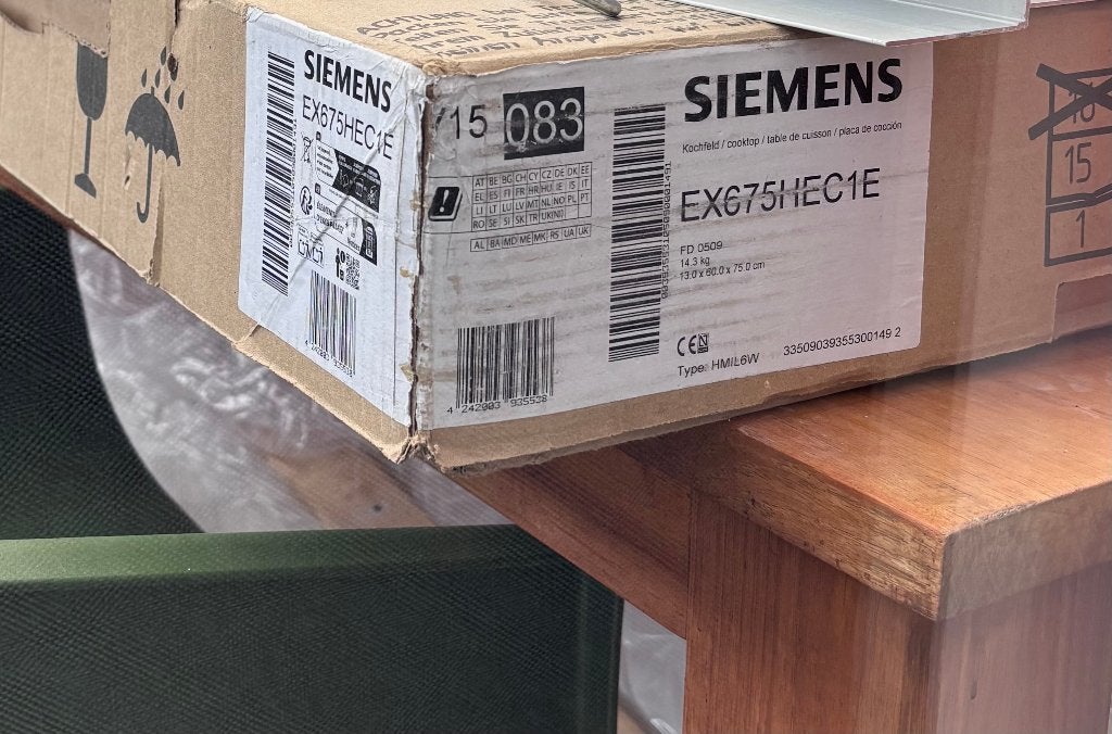 ZGAN inductie kookplaat Siemens EX675HEC1E hoekbeschadiging, Ophalen, Nieuw, 4 kookzones, Inbouw