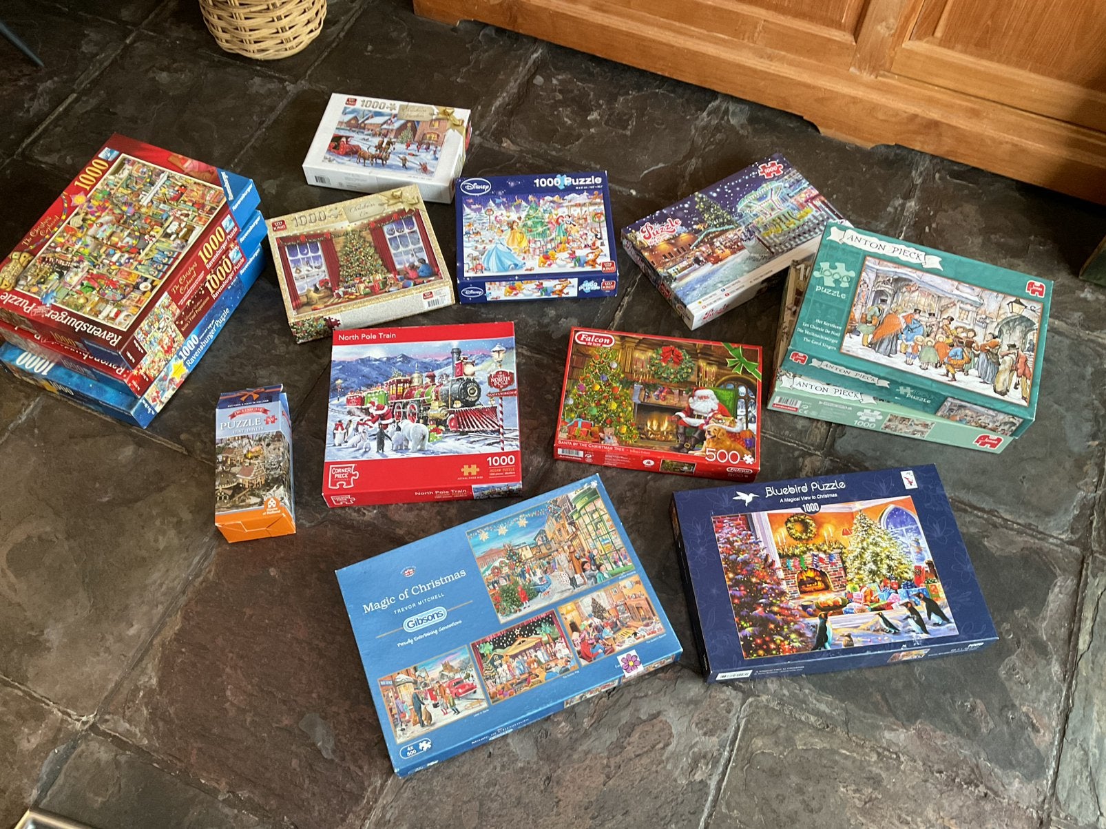 14 kerstpuzzels van 1000 stukjes., Ophalen of Verzenden, 500 t/m 1500 stukjes, Zo goed als nieuw