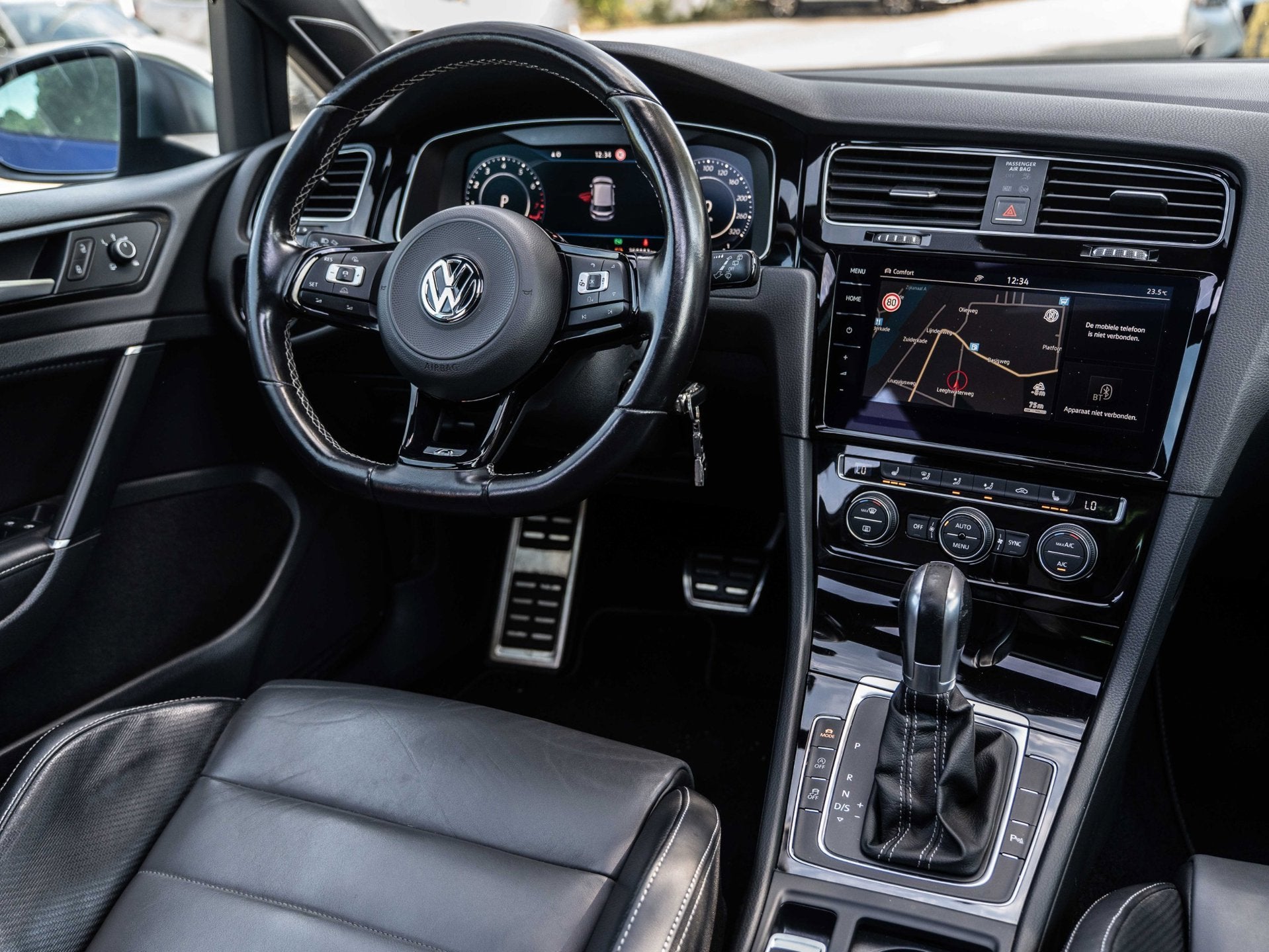 Volkswagen Golf 2.0 TSI 4Motion R - VIRTUAL COCKPIT - PANORA, Auto's, Automaat, Gebruikt, 4 cilinders, 1984 cc