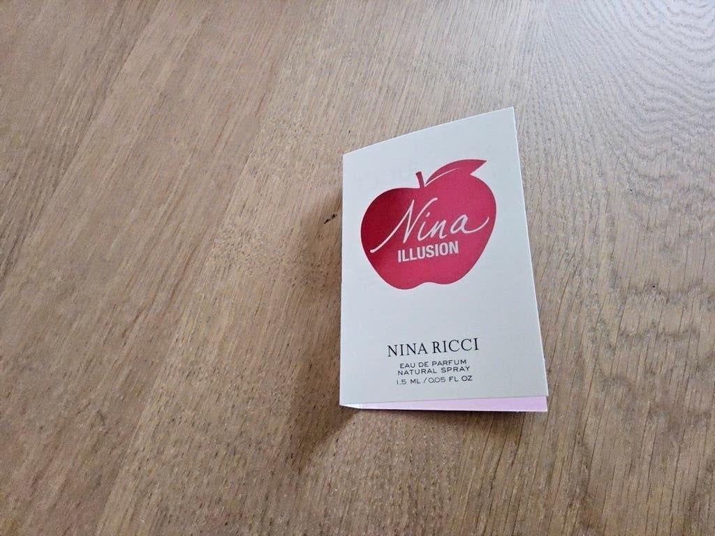 Parfumproefje Nina, Verzenden, Zo goed als nieuw, Miniatuur, Gevuld