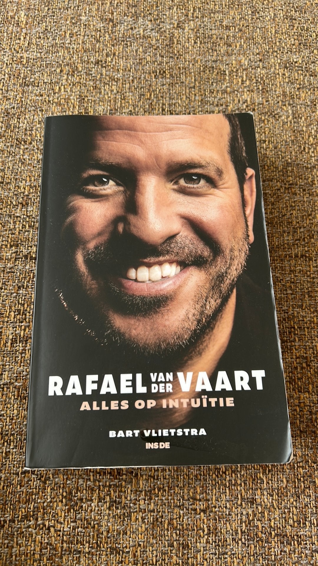 Alles op intuitie, Rafael van der Vaart, Ophalen of Verzenden, Gelezen, Sport