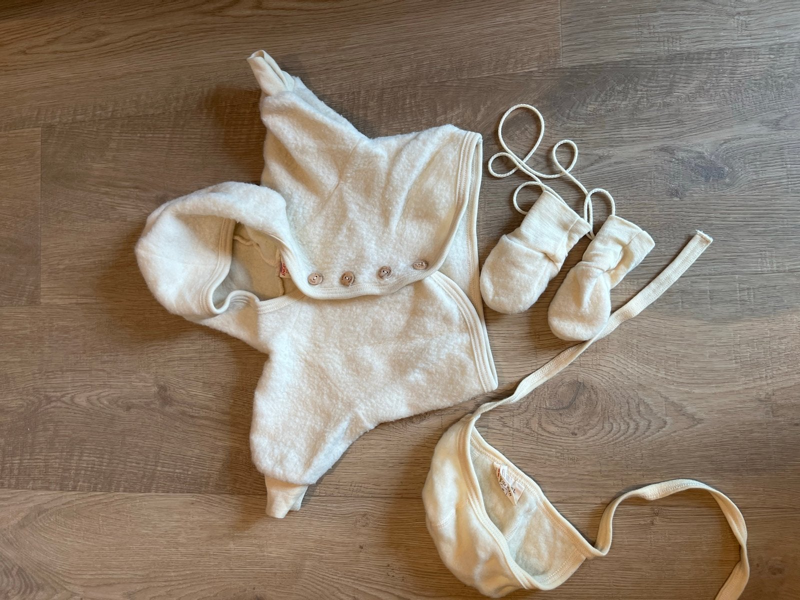 Baby wollen setje: muts, wanten en jasje 50/56, Kinderen en Baby's, Babykleding | Mutsen, Sjaals en Wanten, Ophalen of Verzenden