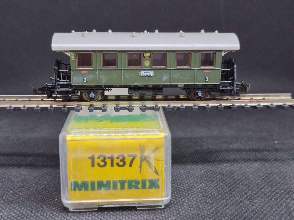 Minitrix 13137 - Personenwagen, 3e Kl. Ci Bay10 (16823), Hobby en Vrije tijd, Modeltreinen | N-Spoor, Gebruikt, Gelijkstroom, Trix