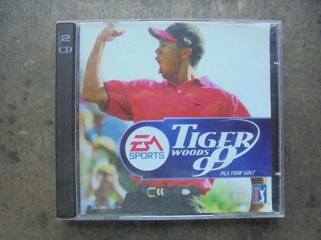 Tiger Woods 99 PGA Tour Golf voor PC (zie foto's), Gebruikt, 1 speler, Ophalen of Verzenden, Vanaf 3 jaar