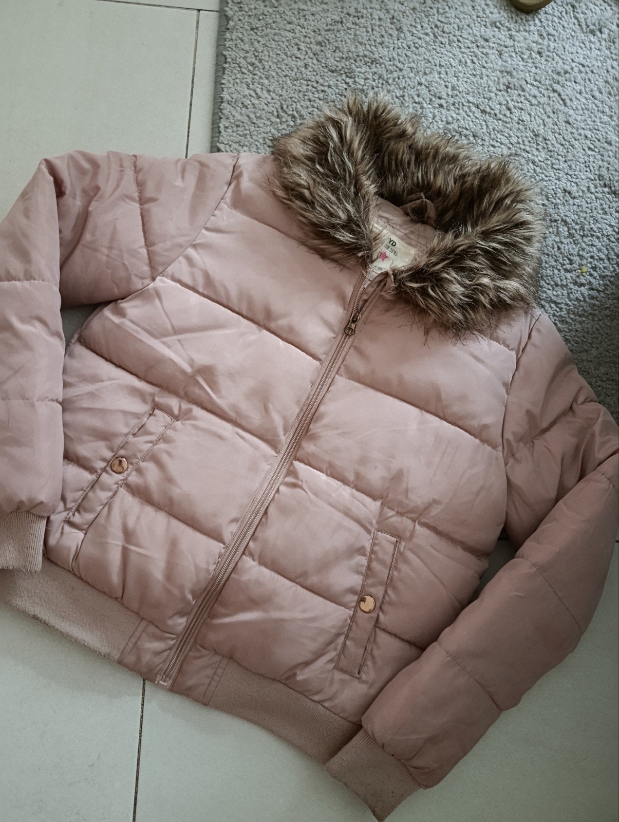 Roze gewatteerde jas met bontkraag voor meisjes, Kinderen en Baby's, Gebruikt, Meisje, Ophalen of Verzenden, YD