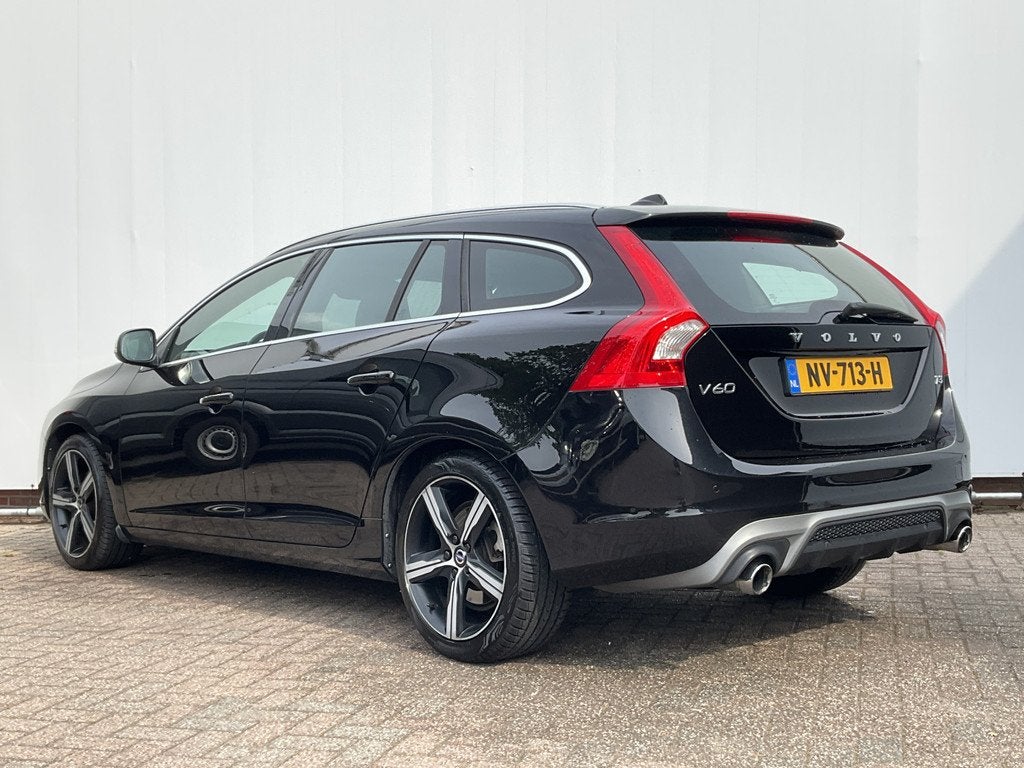 Volvo V60 1.5 T3 Nordic+ R-Design Automaat Stoelverw. Trekha, Auto's, Volvo, Euro 6, 4 cilinders, Blauw, Origineel Nederlands