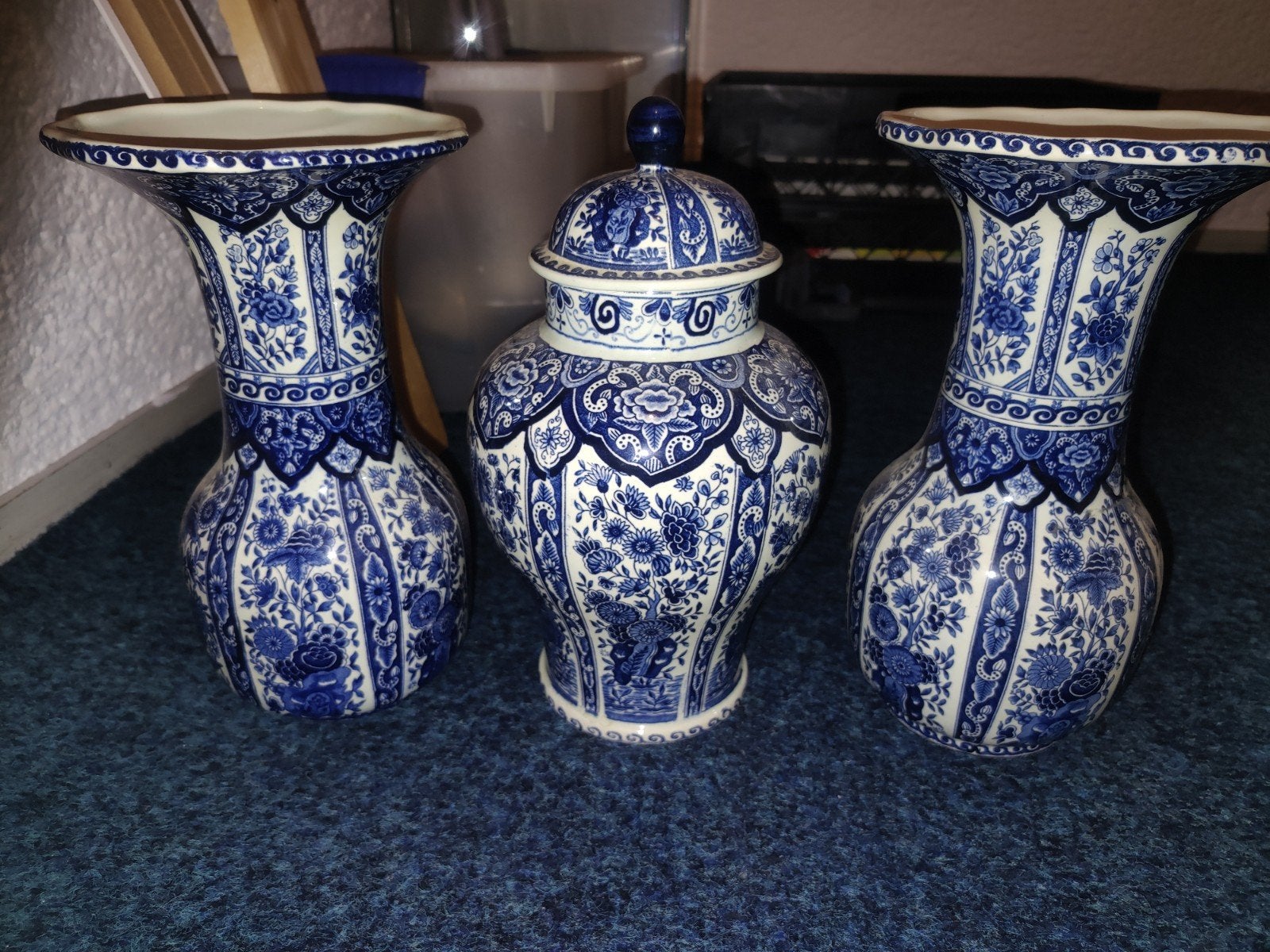 Delfts Blauw vazen set by BOCH. Kaststel., Antiek en Kunst, Antiek | Vazen, Ophalen