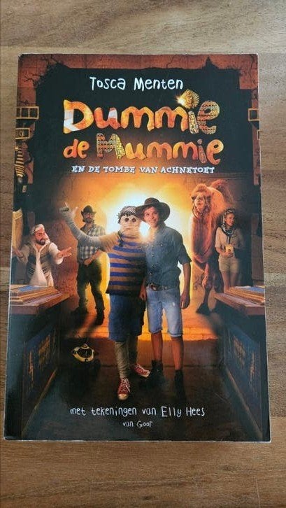 Dummie de Mummie en de Tombe van Achnetoet - Tosca Menten, Ophalen of Verzenden, Gelezen, Tosca Menten, Fictie algemeen