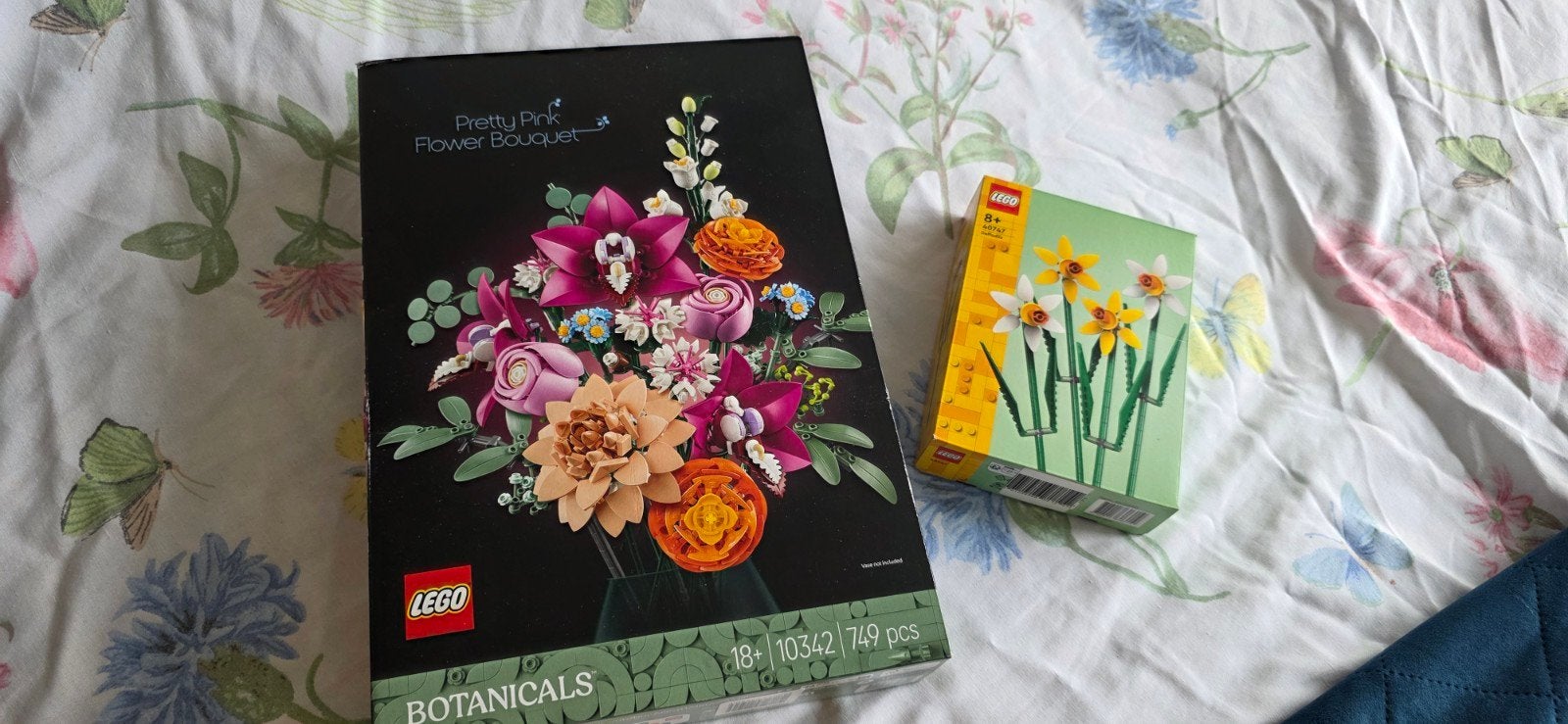 LEGO Botanicals: Pretty Pink Flower Bouquet & Narcissen, Ophalen of Verzenden, Nieuw