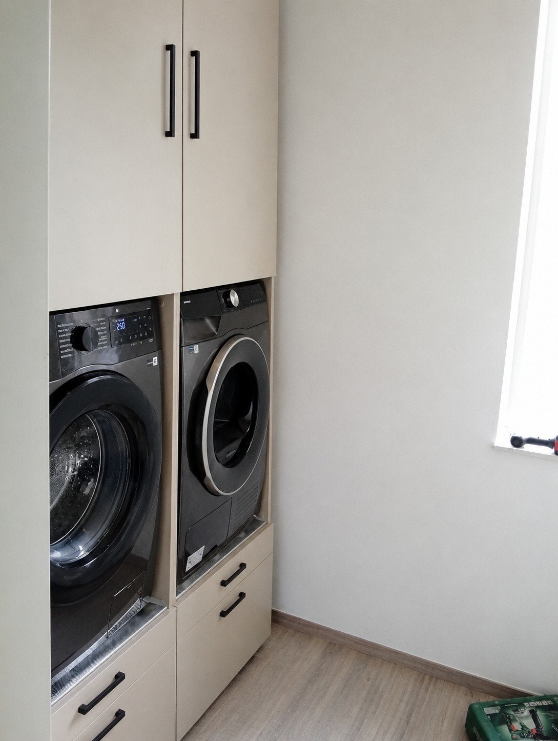 ALLROUND KLUSSER | SCHILDER | STUKADOOR | LAMINAAT | IKEA