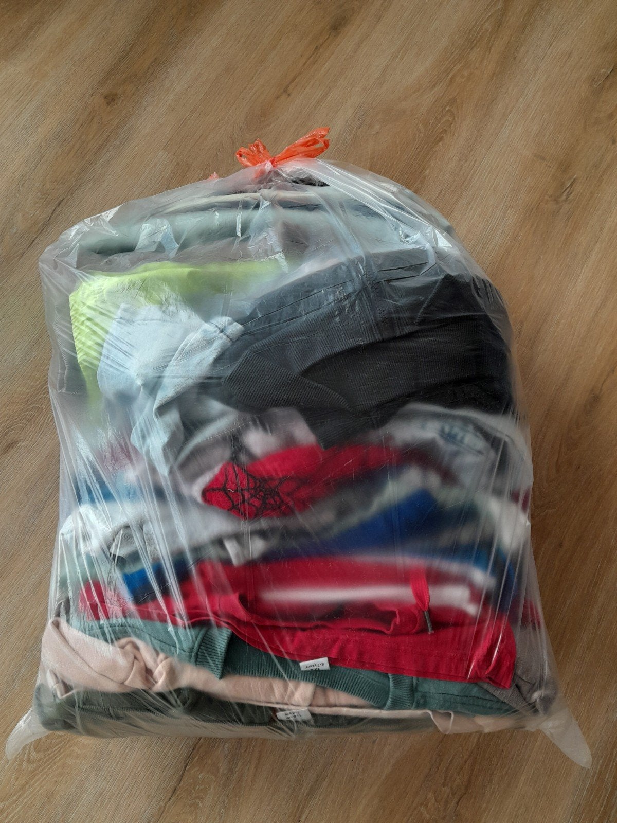 gratis kinderkleren 110, Ophalen, Zo goed als nieuw