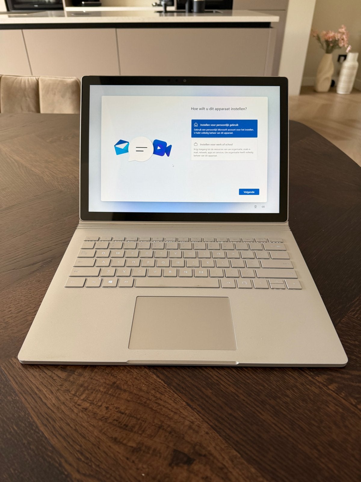 Microsoft Surface Book 2 - Krachtige 2-in-1 Laptop, Computers en Software, Met videokaart, 2 tot 3 Ghz, Qwerty, 8 GB