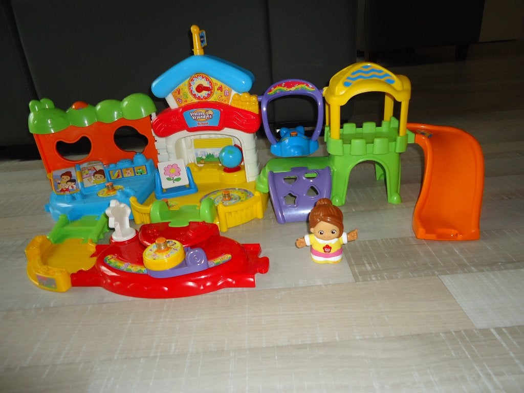 VTech vrolijke vriendjes school, Ophalen of Verzenden, Gebruikt, 2 tot 4 jaar
