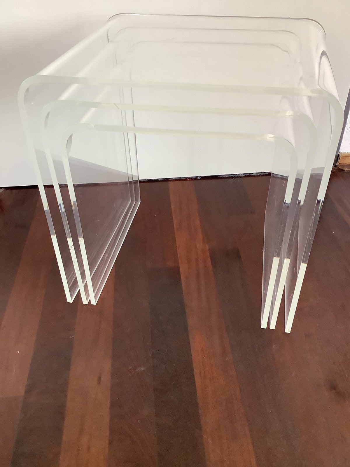 Vintage set plexiglas nesting tafeltjes, Huis en Inrichting, Woonaccessoires | Krantenbakken en Lectuurbakken, Ophalen of Verzenden
