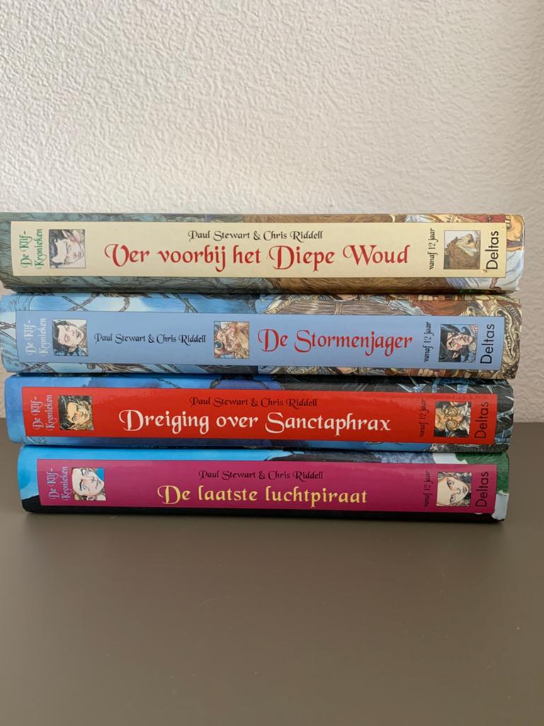 4 delen De Klif Kronieken, Ophalen of Verzenden, Zo goed als nieuw, Diverse auteurs