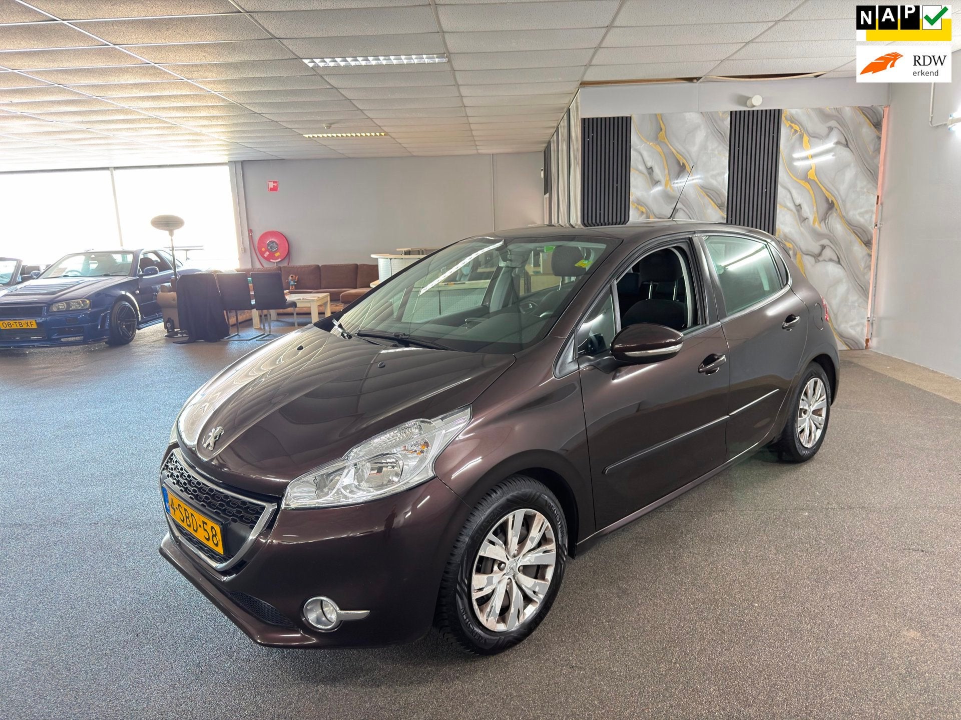 Peugeot 208 1.0 VTi Blue Apk Nieuw,Airco,Cruise,Carplay,Blue, Voorwielaandrijving, Euro 5, Gebruikt, Bruin
