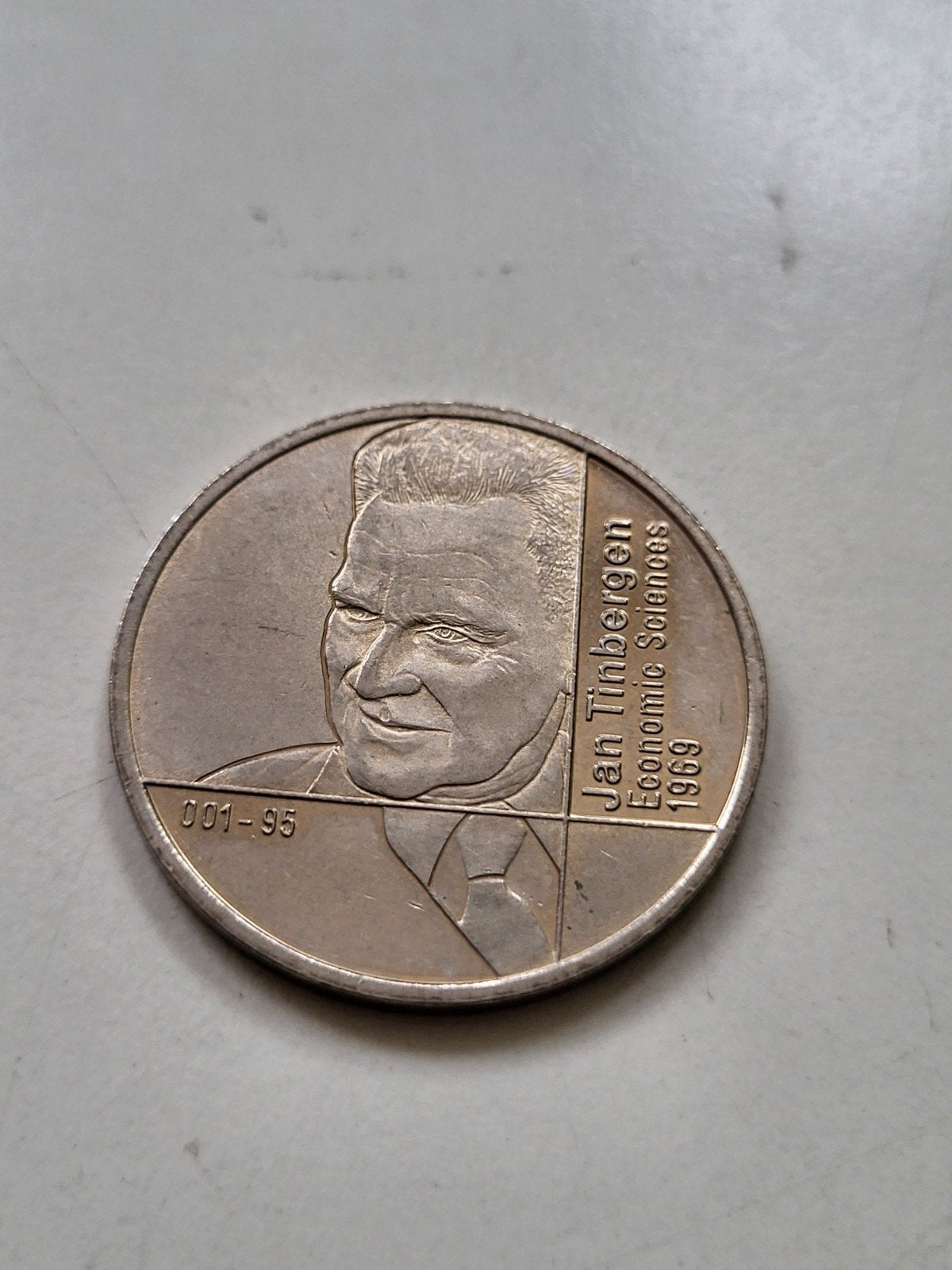 Jan Tinbergen Nobelprijs penning - Stop Kinderuitbuiting, Postzegels en Munten, Penningen en Medailles, Ophalen of Verzenden