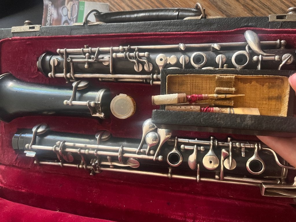 Oude Cabart hobo in goede staat, inclusief koffer, Muziek en Instrumenten, Blaasinstrumenten | Hobo's, Ophalen, Gebruikt, Met koffer