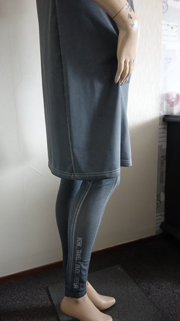 tweedelig ELVIRA travelset, Legging, Maat 36/38 (S), Verzenden, Zo goed als nieuw