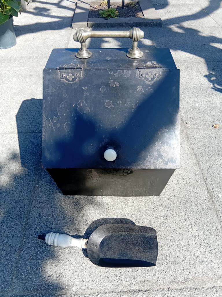 Antieke kolenkist met authentiek handvat en kolenschep, Antiek en Kunst, Ophalen of Verzenden