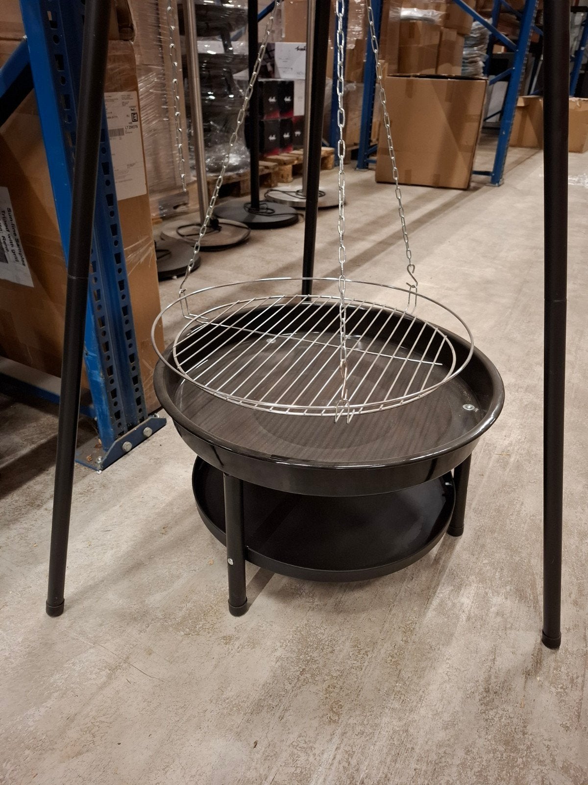 BBQ driepoot met vuurhaard - Magazijnuitverkoop!, Tuin en Terras, Ophalen of Verzenden, Nieuw