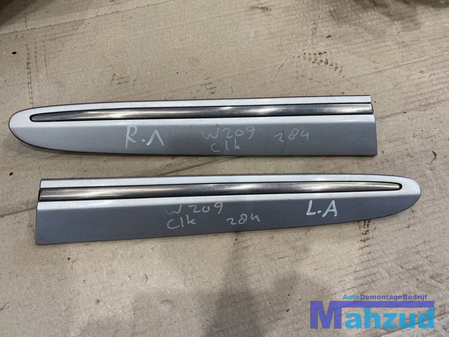 MERCEDES W209 Sierstrip links rechts A2096902562 A2096902662, Gebruikt, Mercedes-Benz AG, Mercedes-Benz, Ophalen of Verzenden