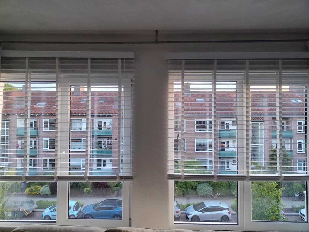 2x Horizontale witte jaloezieën, Huis en Inrichting, Ophalen, Gebruikt, Wit