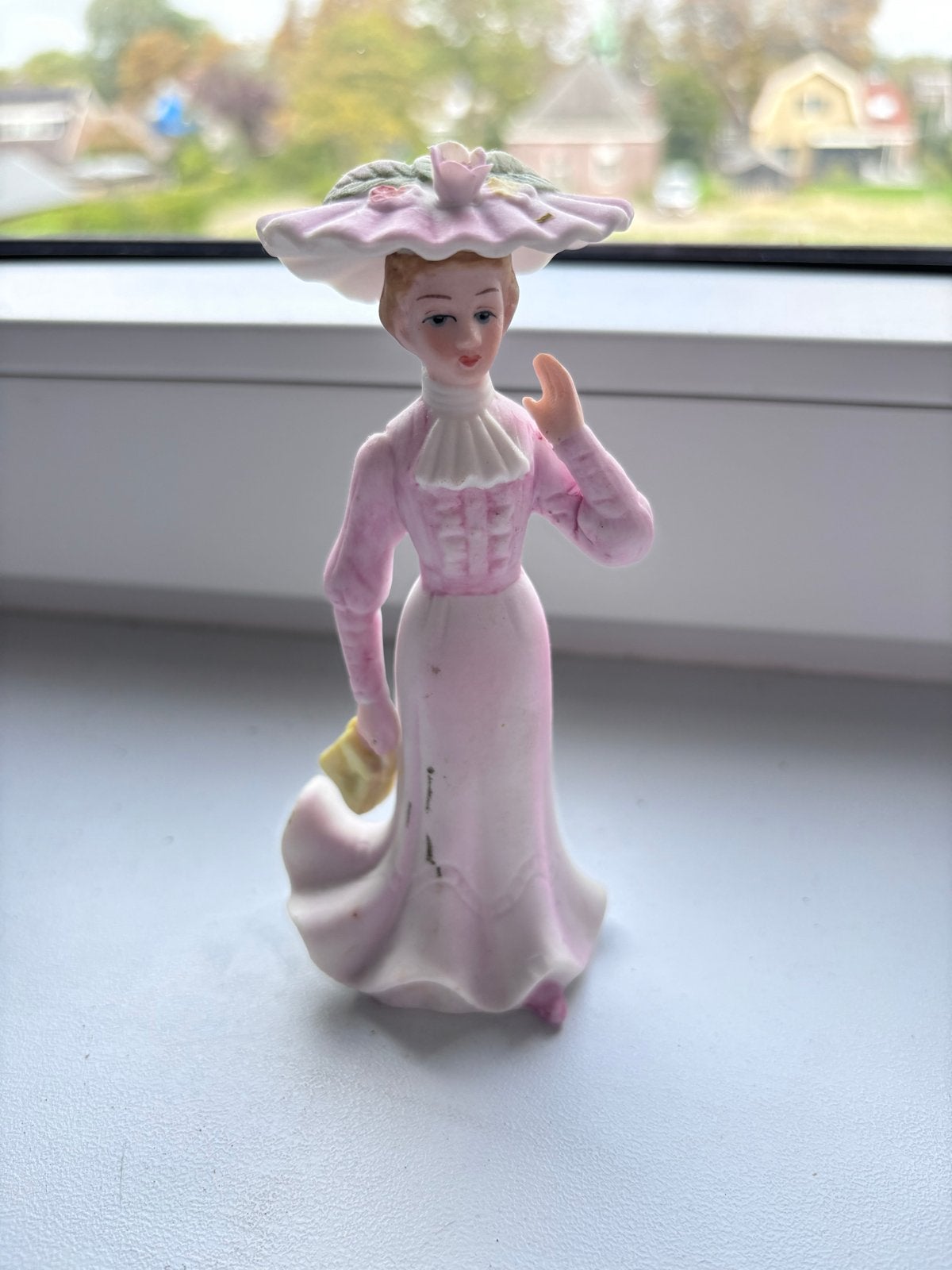 Hummel beeldje porselein - Elegante dame met hoed, Ophalen of Verzenden, Gebruikt