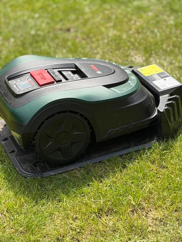 Bosch Indego XS 300 robotmaaier, Ophalen of Verzenden, Zo goed als nieuw, Minder dan 20 cm
