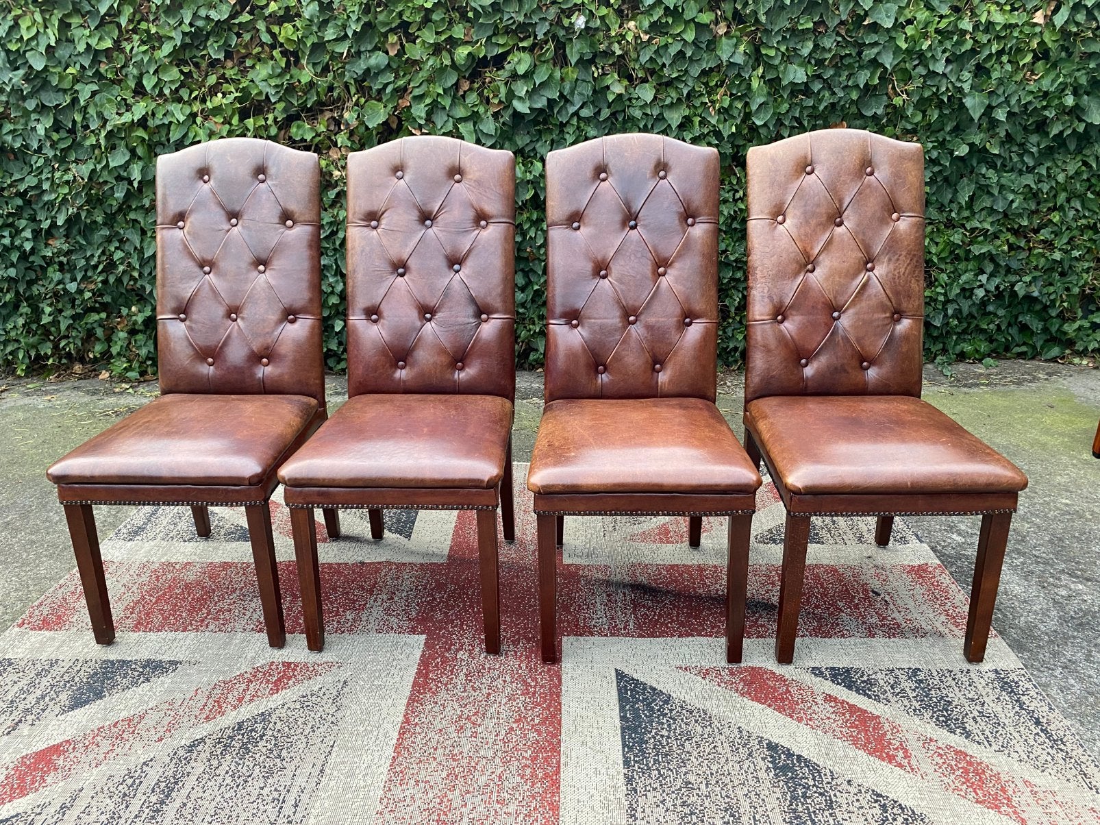 Nieuwstaat !! 4 x schapen leren gecapitoneerde stoelen, Ophalen