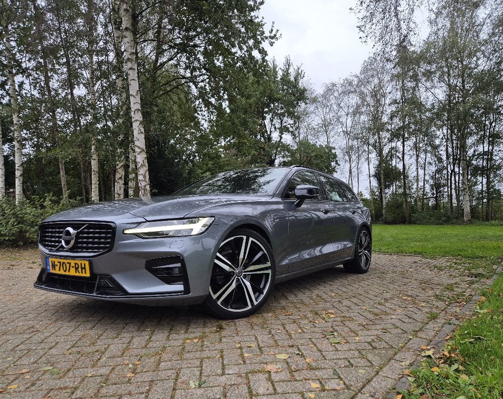 Volvo V60 B4 R-Design Mild Hybrid 2021 Grijs, 1800 kg, Zwart, 4 cilinders, 1969 cc