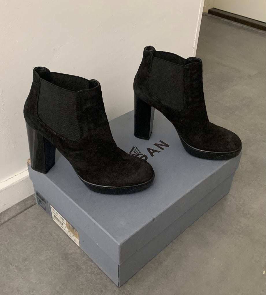 Hogan enkellaars zwart suede lage plateau laars maat 38,5, Zwart, Lage of Enkellaarzen, Nieuw, Ophalen of Verzenden