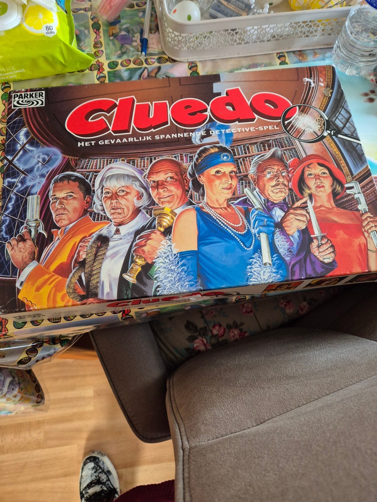 Cluedo Bordspel - Het Gevaarlijk Spannend Detective-Spel, Hobby en Vrije tijd, Gezelschapsspellen | Bordspellen, Vijf spelers of meer