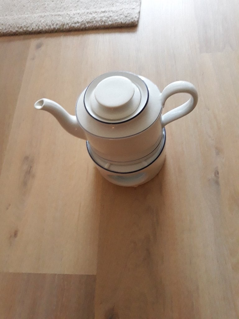 Aardewerk theepot en theelichtje nieuw wit met blauw randje, Ophalen of Verzenden, Nieuw