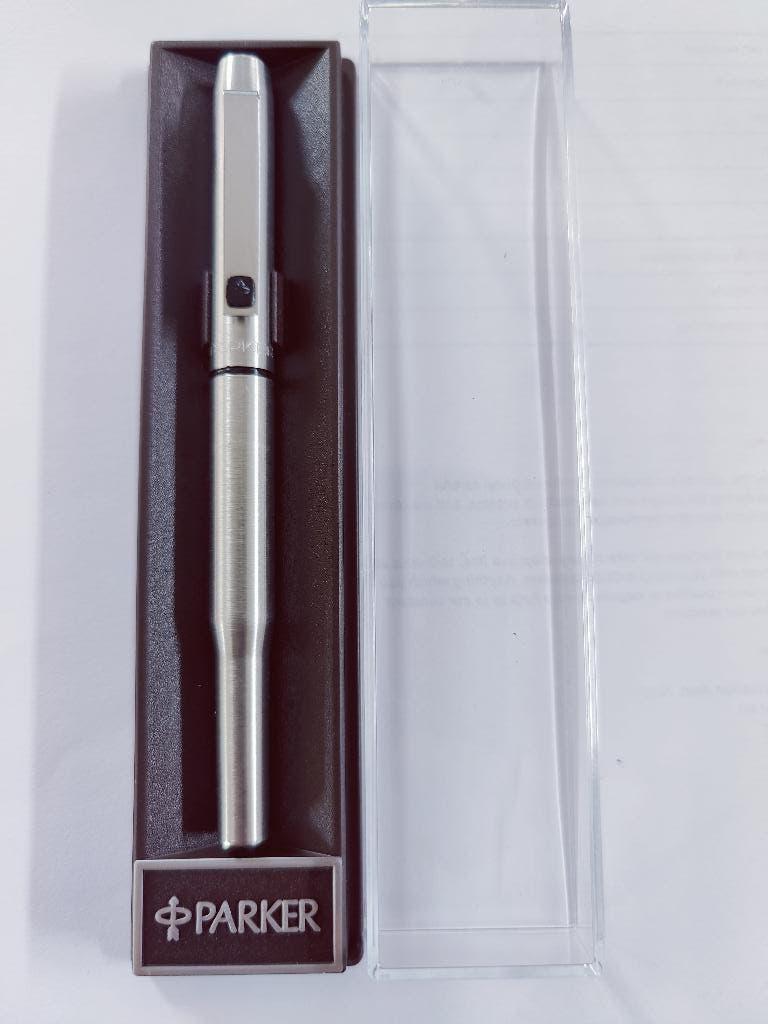 parker vulpen 25 stalen uitvoering met medium punt, Verzamelen, Pennenverzamelingen, Gebruikt, Parker, Met doosje, Ophalen of Verzenden
