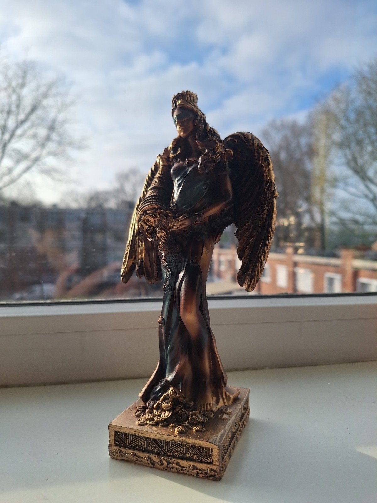 Bronzen engel sculptuur met vleugels en kroon, Gepatineerd, Ophalen of Verzenden, Brons, 20 - 50 cm
