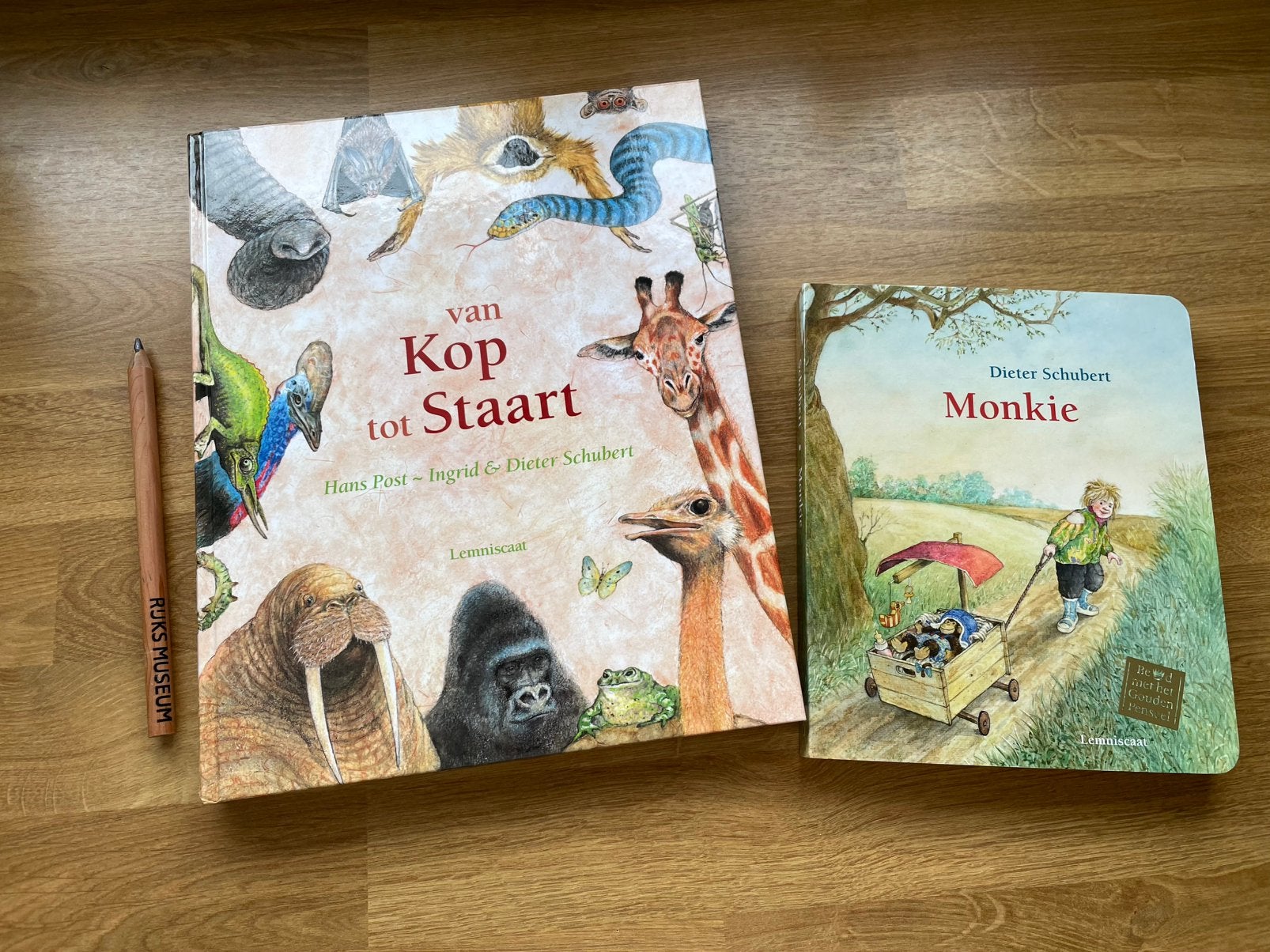Lemniscaat 2 boeken van Dieter Schubert, Monkie, van kop tot, Boeken, Ophalen of Verzenden, Zo goed als nieuw