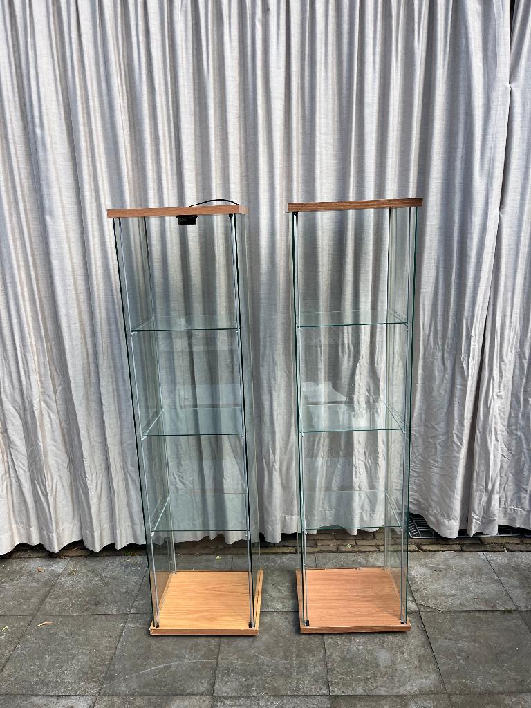 2 glazen Ikea vitrinekasten, Ophalen, Met plank(en), Minder dan 50 cm, Gebruikt