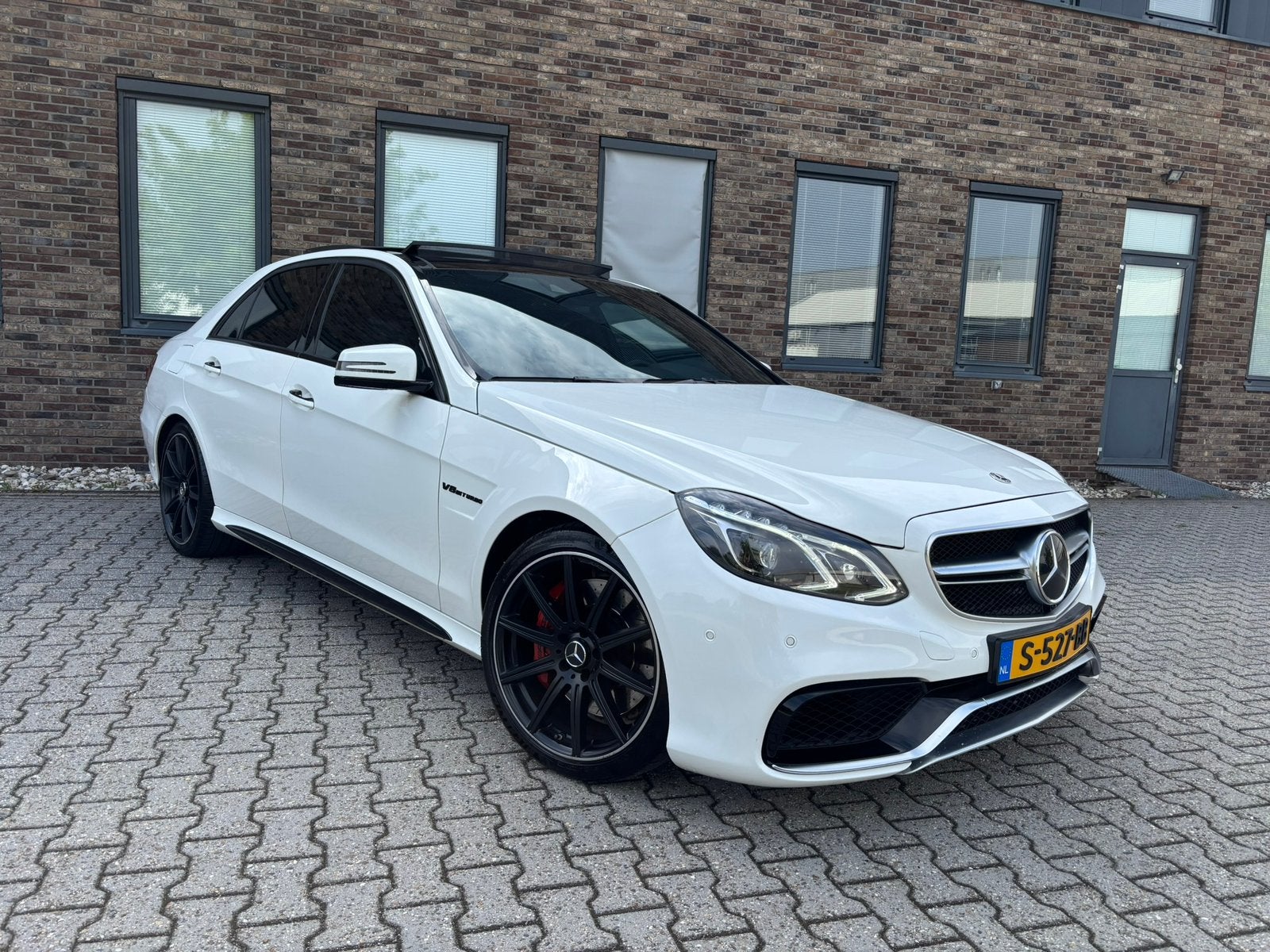 Mercedes-Benz E-Klasse E63s AMG 585PK 4-Matic 2015 Wit, Auto's, Mercedes-Benz, Automaat, 5461 cc, Wit, Bedrijf