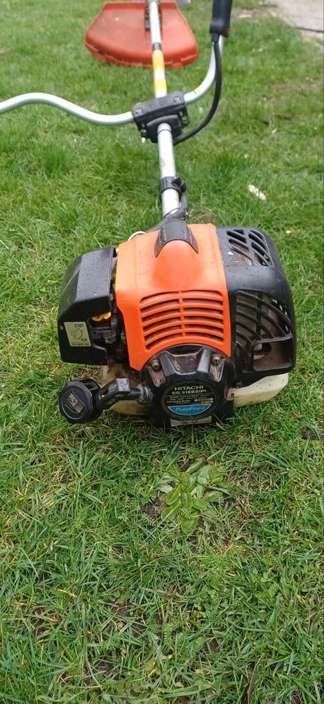 Hitachi bosmaaier - Gebruikt, Benzine, Gebruikt, Ophalen of Verzenden, 30 tot 50 cm