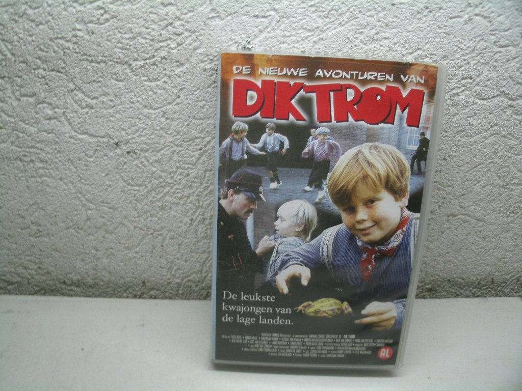 vhs 111a dik trom de leukste kwajongen, Ophalen of Verzenden, VHS