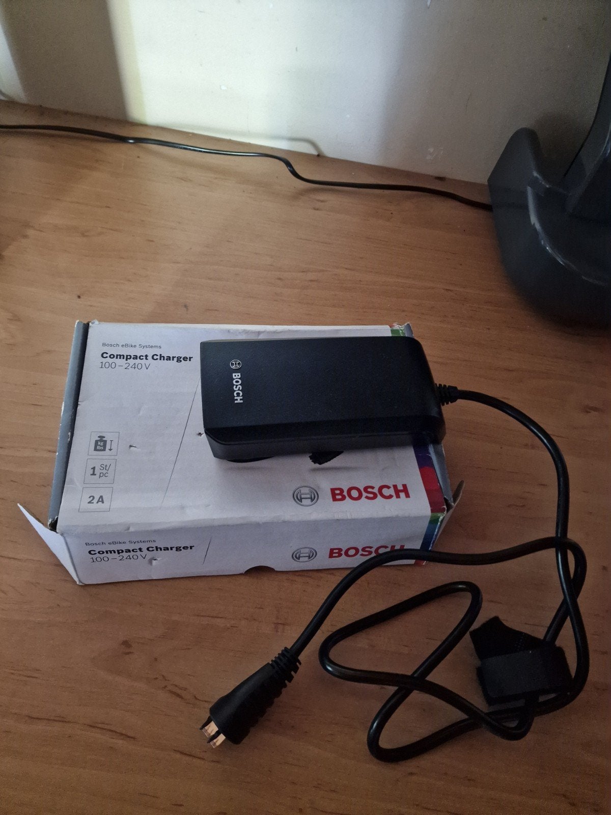 Bosch Compact Oplader 100-240V voor eBike 2A, Ophalen, Gebruikt
