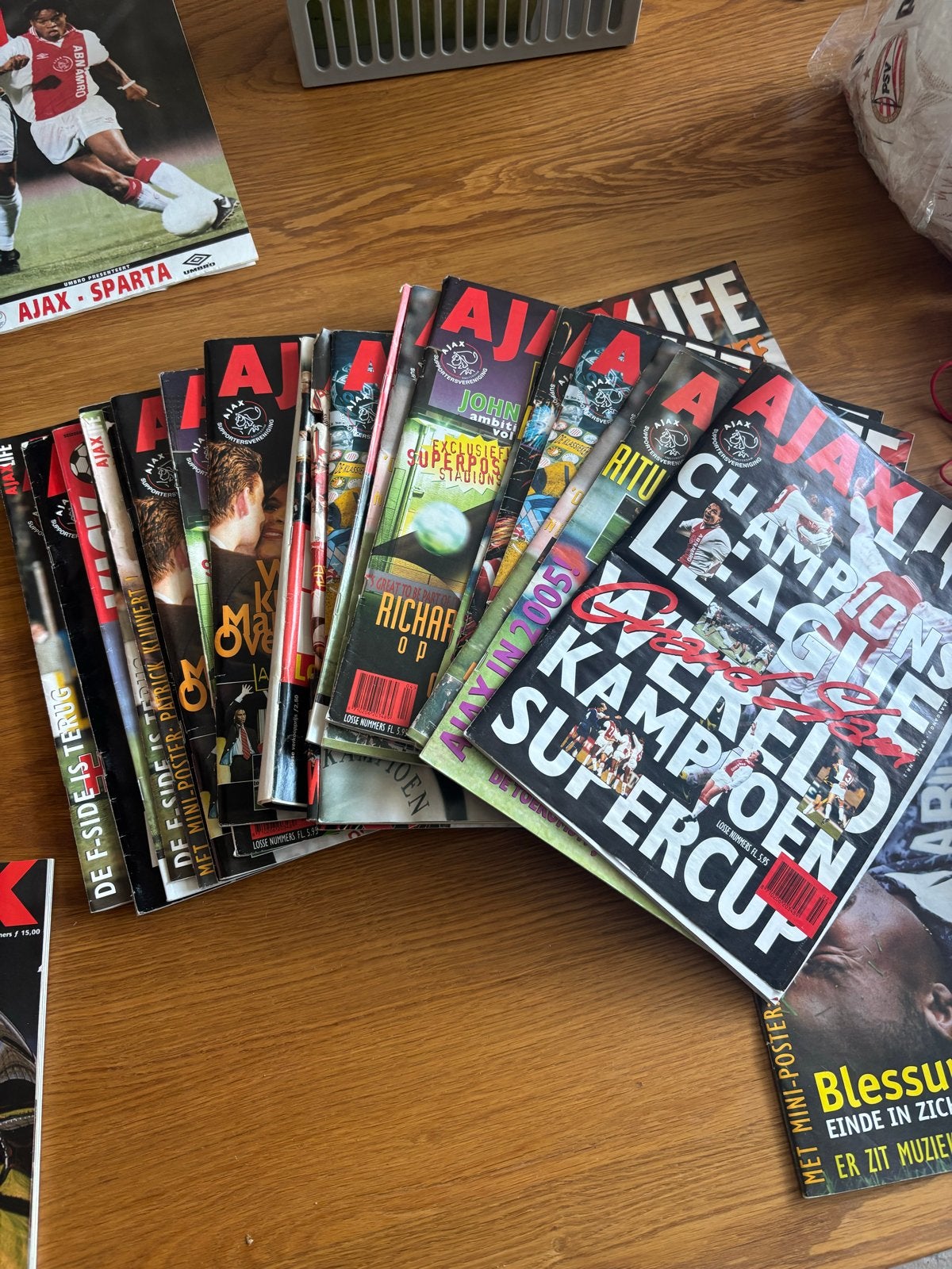 Grote verzameling Ajax Life en Ajax Magazine 1994-1995, Ophalen of Verzenden, Gelezen, Sport en Vrije tijd