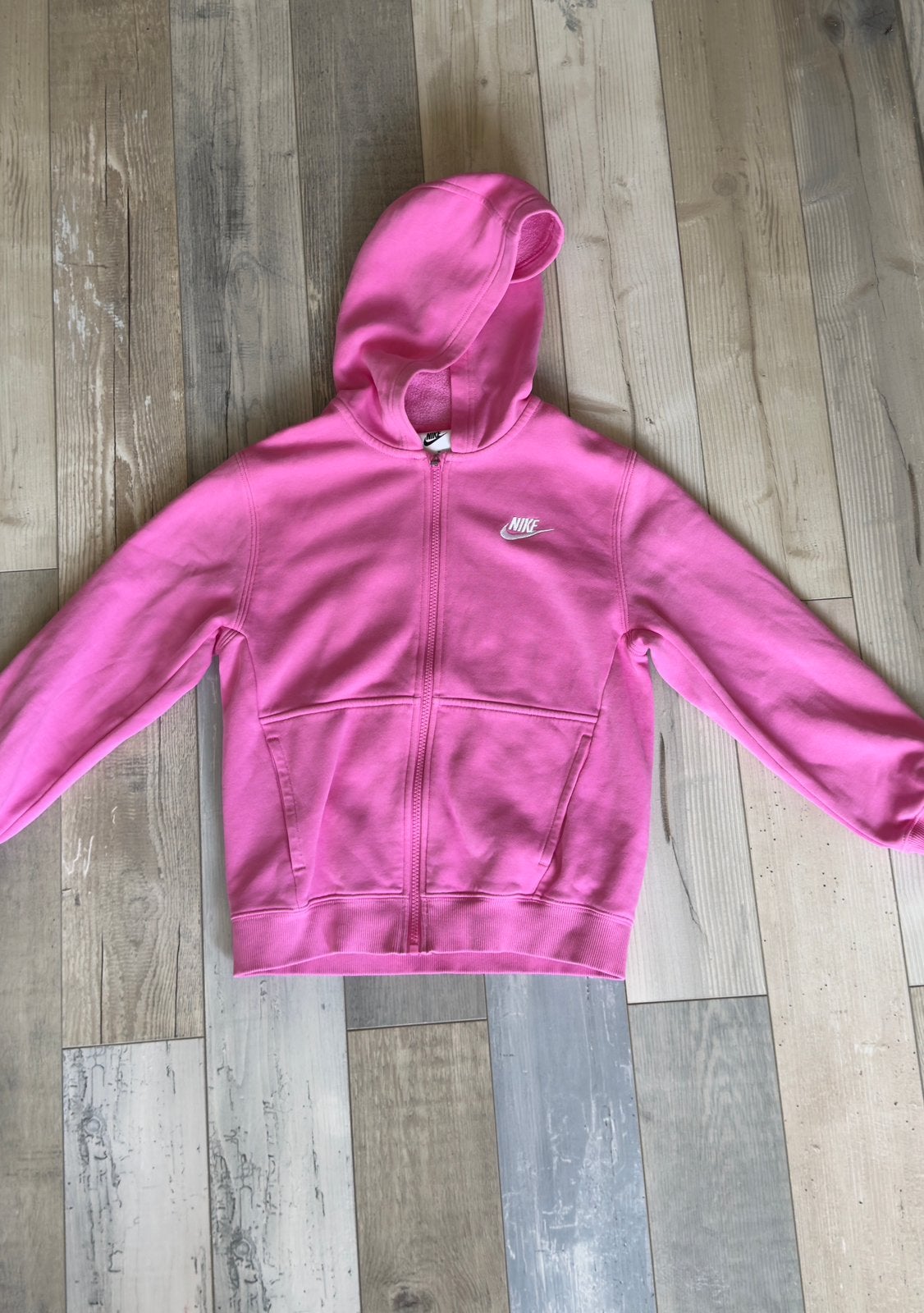 Mooi vest van Nike in maat 134/140, Kinderen en Baby's, Kinderkleding | Maat 134, Ophalen of Verzenden, Zo goed als nieuw, Meisje