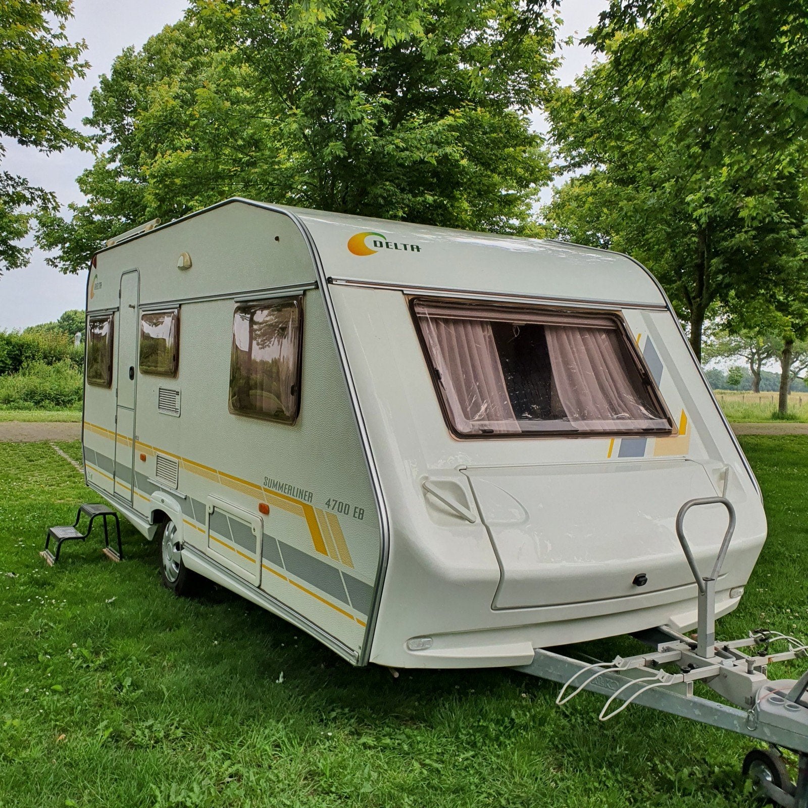 Caravan Summerliner 4700 EB, Standaardzit, Tot en met 2, Particulier, 6 tot 7 meter