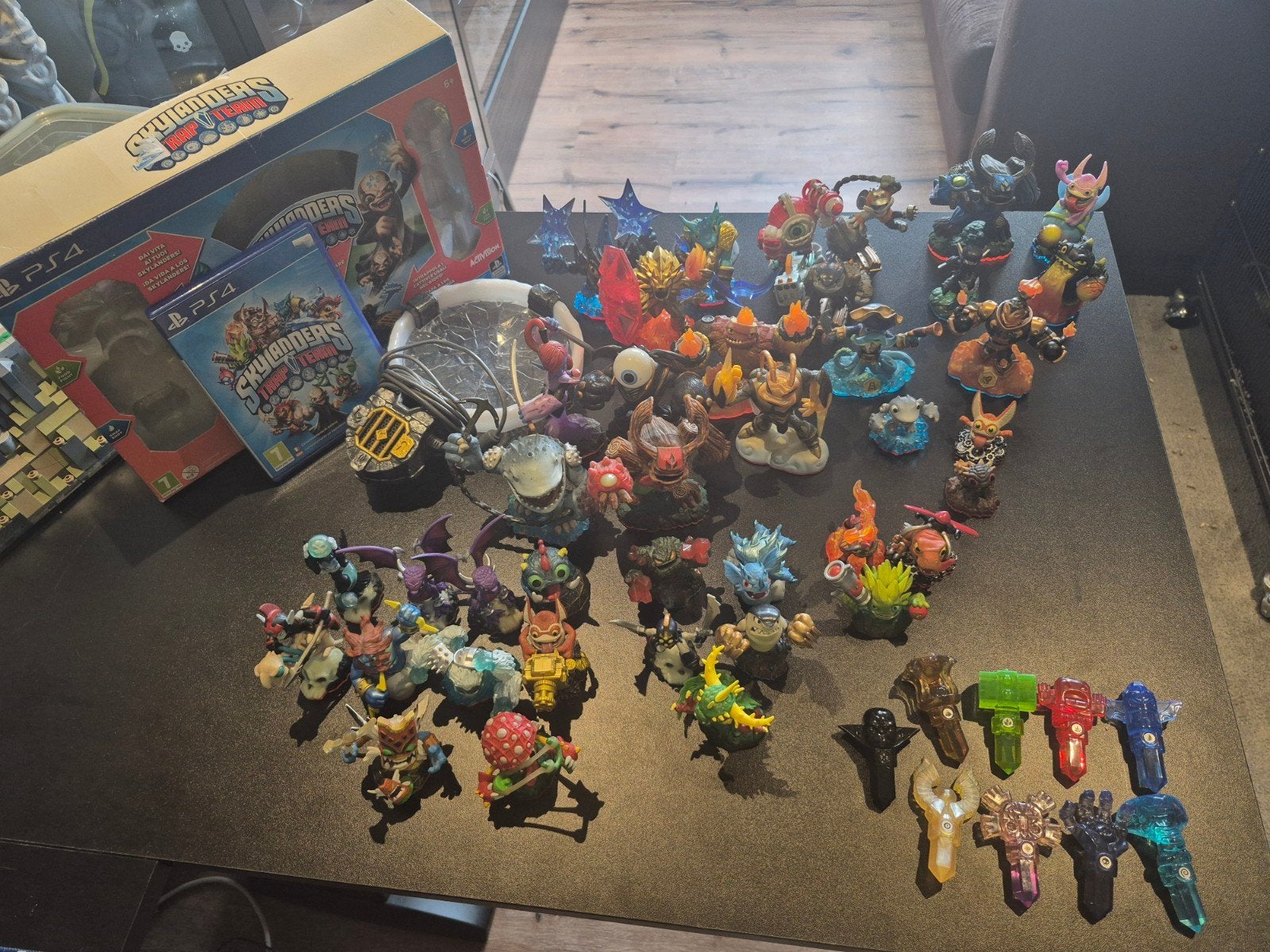Skylanders Trap Team PS4 met veel Skylanders en Traps, Gebruikt, 2 spelers, Vanaf 7 jaar, Ophalen