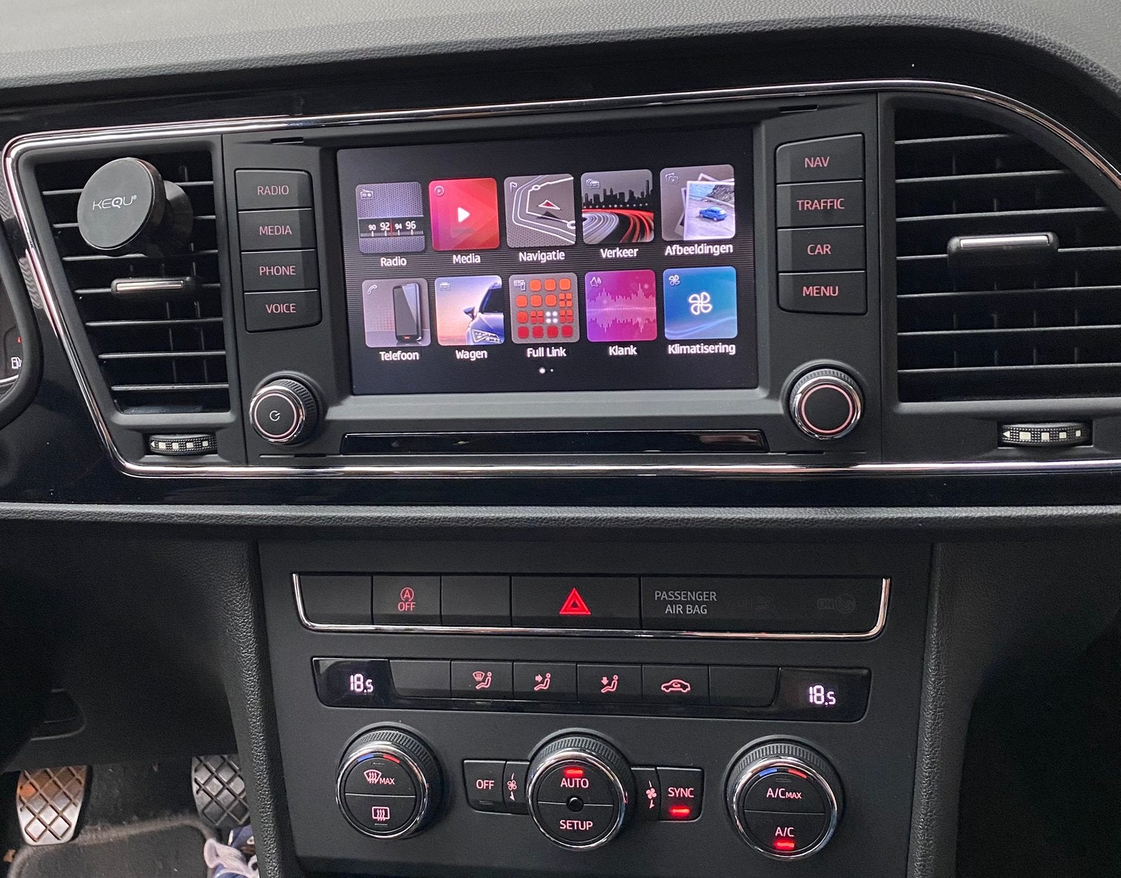 Seat leon mib2 met 6,5” display volledig vrijgeschakeld, Ophalen of Verzenden, Zo goed als nieuw