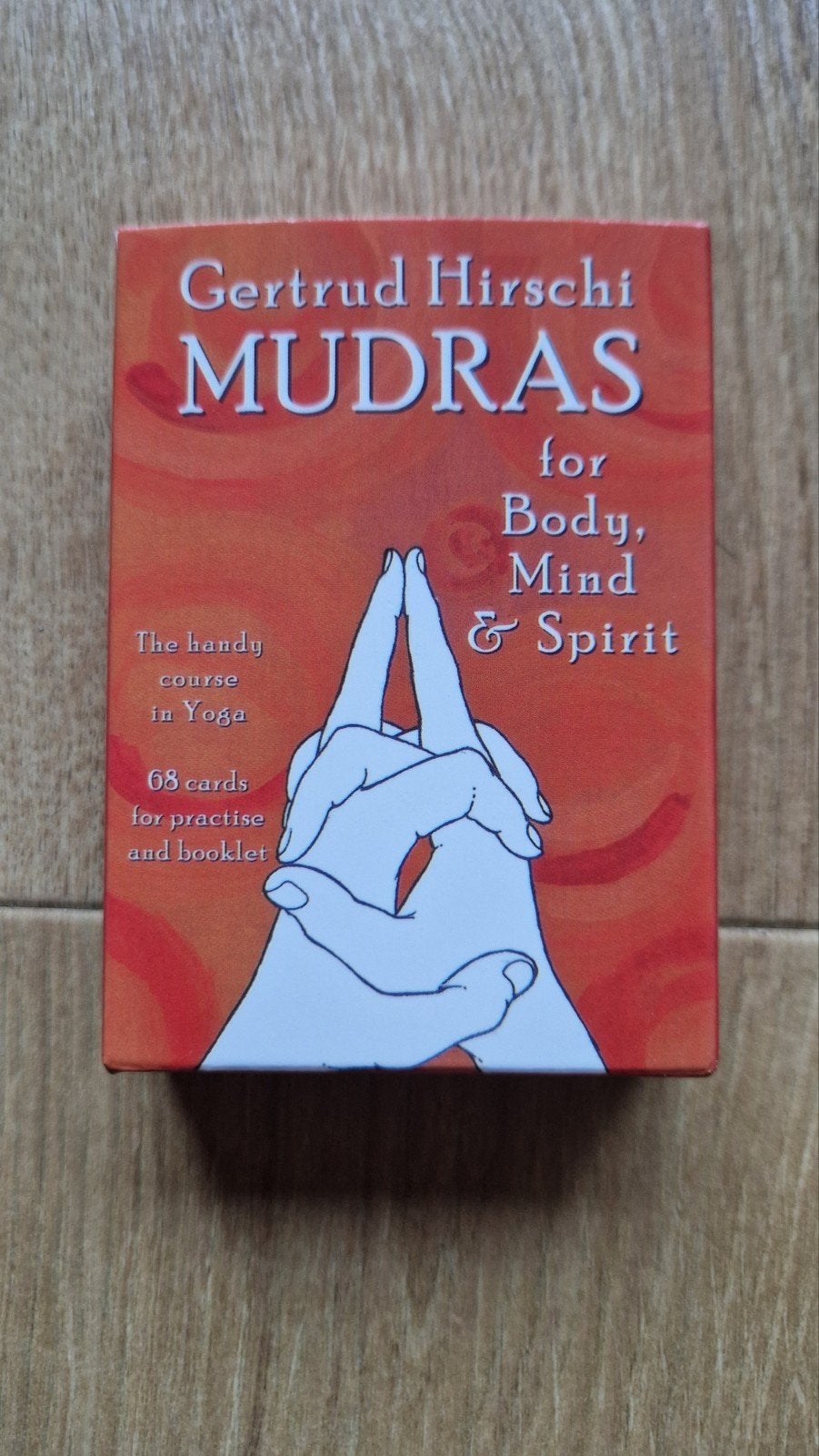 Mudra's kaarten - Gertrud Hirschi (Engelstalig), Boeken, Ophalen of Verzenden, Zo goed als nieuw, Tarot of Kaarten leggen, Overige typen