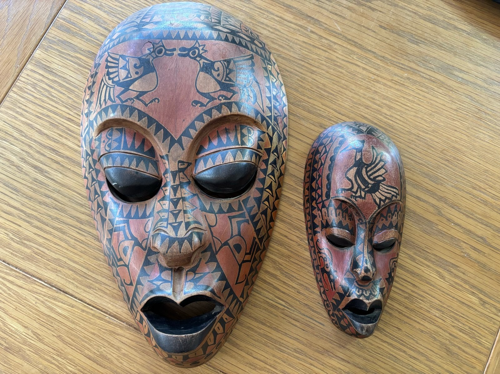 Set van 2 handgesneden houten maskers uit Bali, Hout, Masker, Ophalen of Verzenden, Meerkleurig