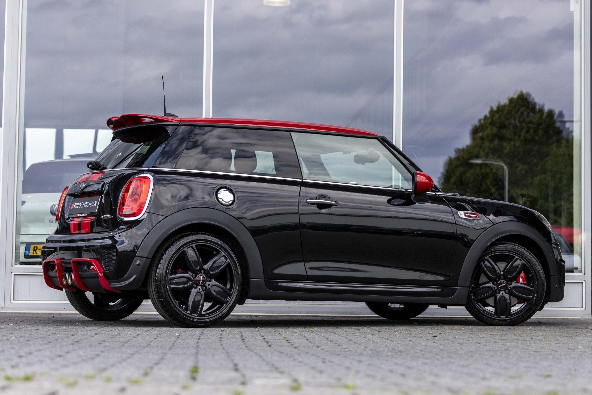 MINI 3-deurs 2.0 John Cooper Works Chili | Pro uitlaat | Har, Gebruikt, 4 cilinders, 4 stoelen, Zwart